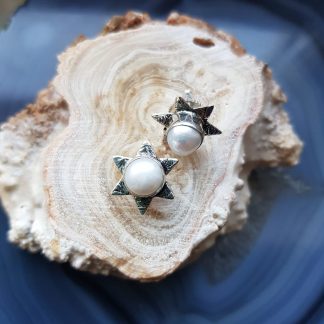 Překrásné náušnice puzetky s perlami